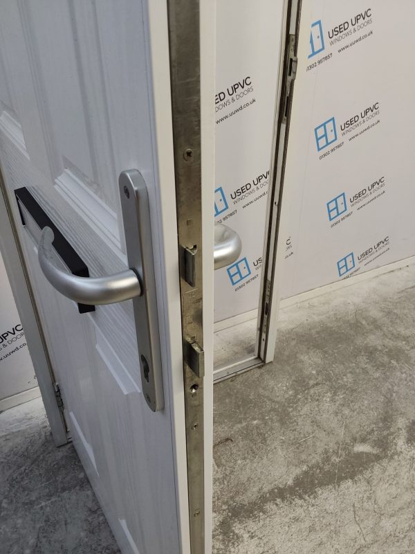 Used White Composite Front Door 805mm x 2085mm C8D28 - Image 7