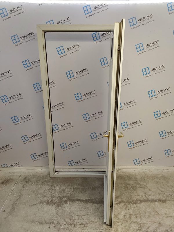 Used White Upvc Front Door 920mm x 2070mm 0216 - Image 3