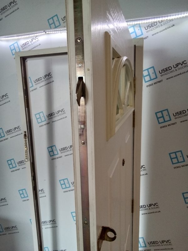 Used White Composite Front Door 910mm x 2080mm C9D19 - Image 5