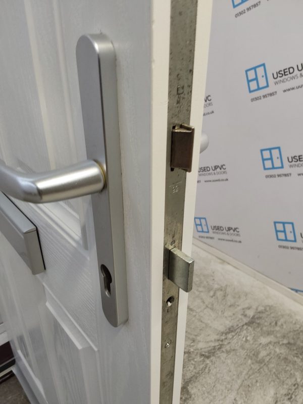 Used White Composite Front Door 910mm x 2070mm C9D24 - Image 5