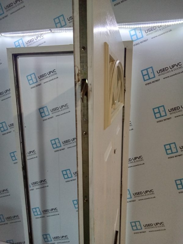 Used White Composite Front Door 960mm x 2090mm C9D26 - Image 6