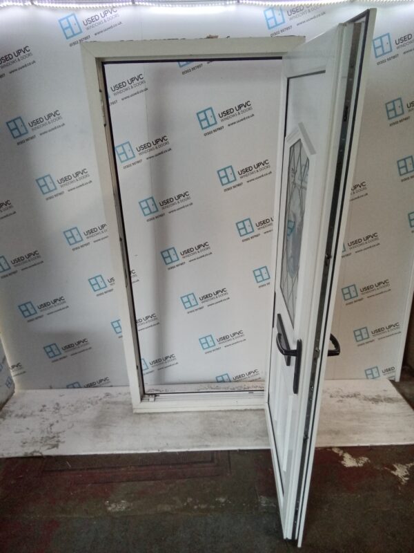 Used White Upvc Front Door 915mm x 2020mm C6003 - Image 3