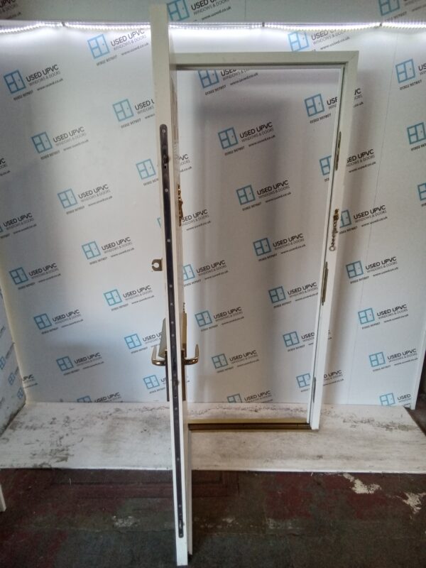 Used White Composite Front Door 905mm x 2070mm C8D11 - Image 4