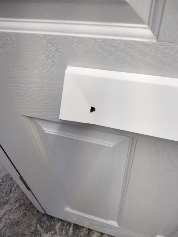 Used White Composite Front Door 910mm x 2030mm C6018 - Image 7