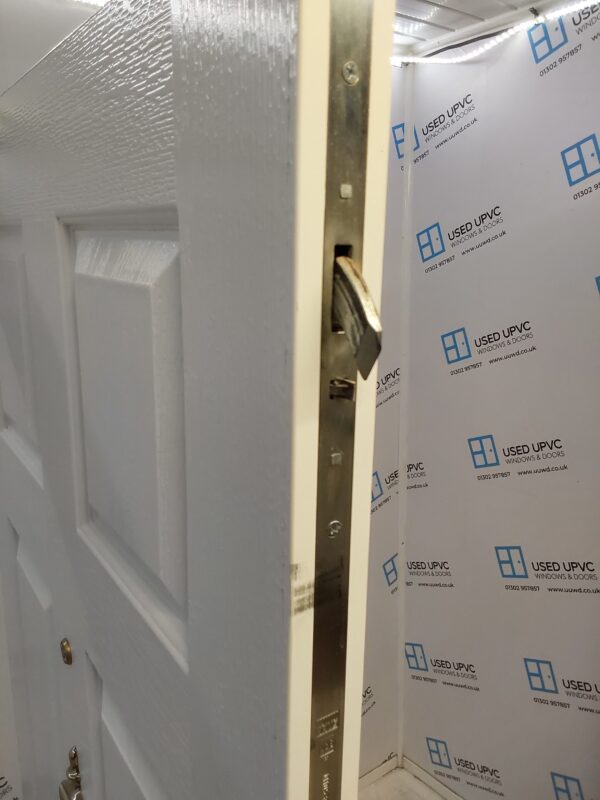 Used White Composite Front Door 900mm x 2030mm C9D67 - Image 5