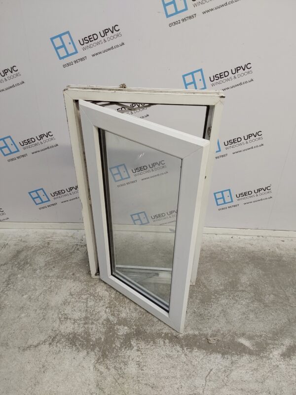 Used White Upvc window 525mm x 955mm W0099 - Image 3