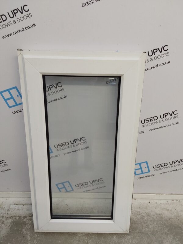 Used White Upvc Window 525mm x 950mm W0004