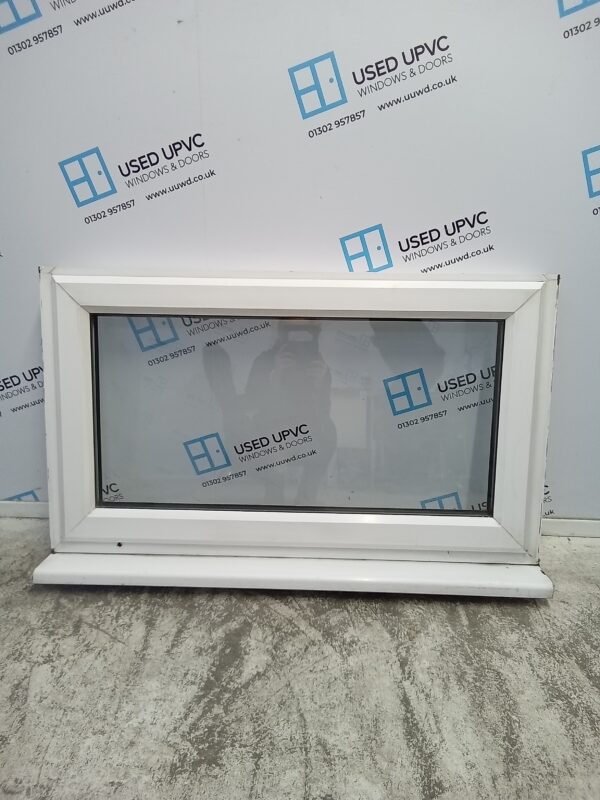 Used white Upvc Window 1050mm x 635mm W0081