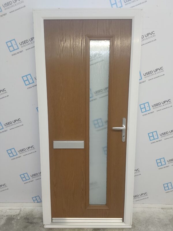 Used Oak Composite Front Door 925mm x 2105mm (reduce to 895mm x 2090mm C10D28