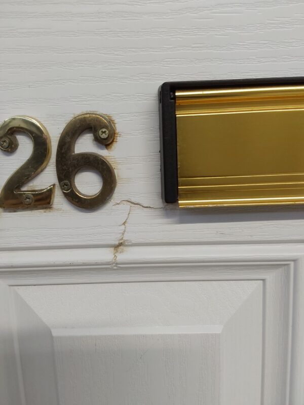 Used White Composite Front Door 910mm x 2080mm C8D27 - Image 5