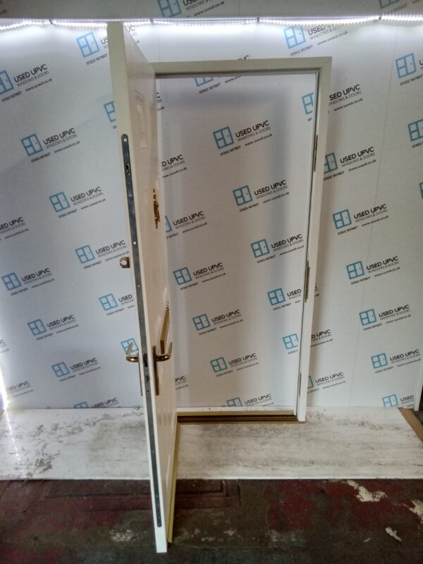 Used White Composite Front Door 910mm x 2060mm C9D48 - Image 4