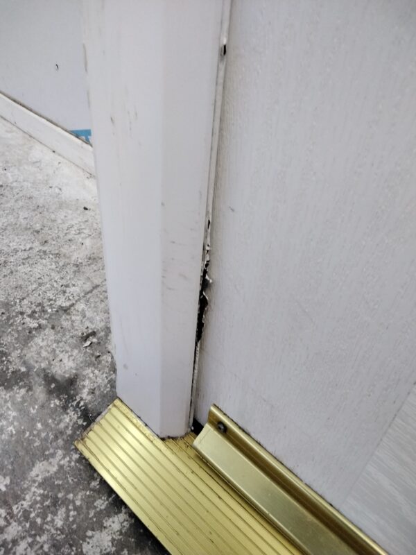 Used White Composite Front Door 905mm x 2065mm 0747 - Image 9