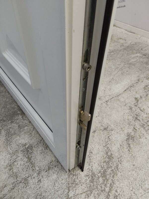 Used White Upvc Front Door 950mm x 2040mm (reduce to 930mm) C9D52 - Image 7