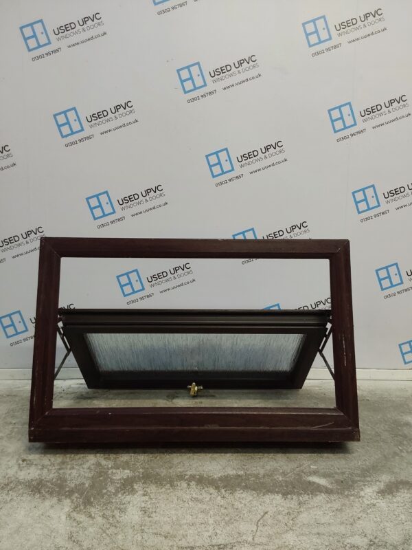 Used Rosewood Upvc Window 930mm x 570mm W0136 - Image 3