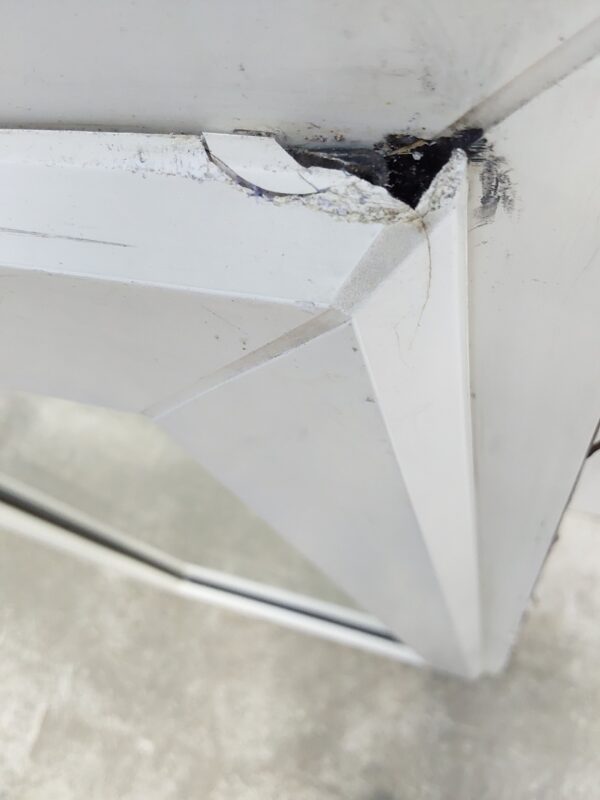 Used White Upvc window 525mm x 955mm W0099 - Image 5
