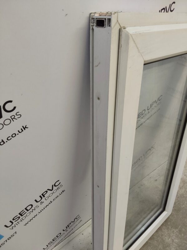Used White Upvc window 525mm x 955mm W0099 - Image 4