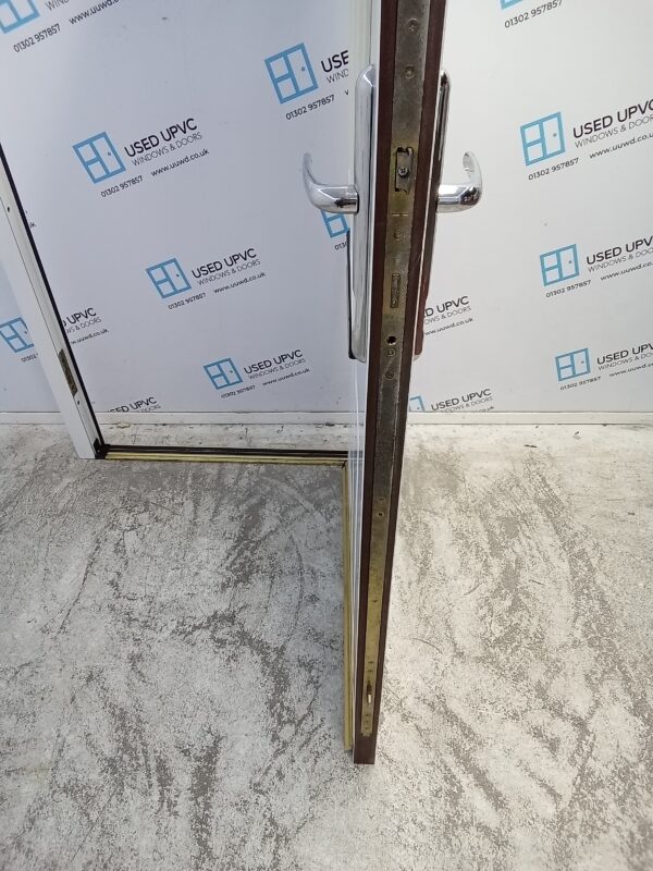 Used White Composite Front Door 920mm x 2050mm C10D01 - Image 5