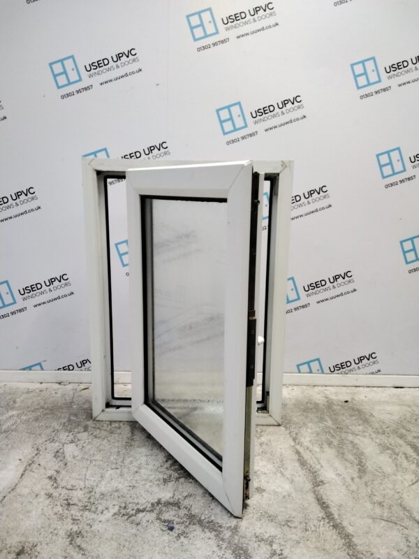 Used White Upvc Window 580mm x 795mm W0100 - Image 4