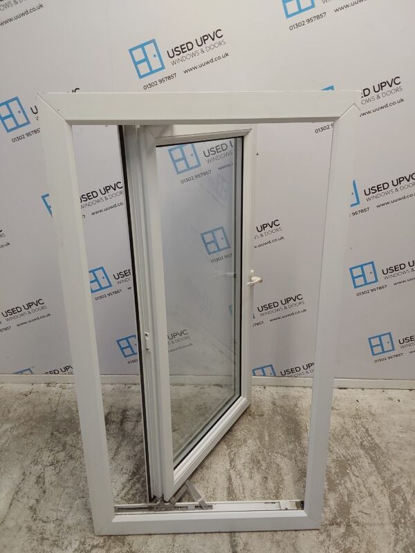 Used White Upvc window 665mm x 1215mm W0201 - Image 3