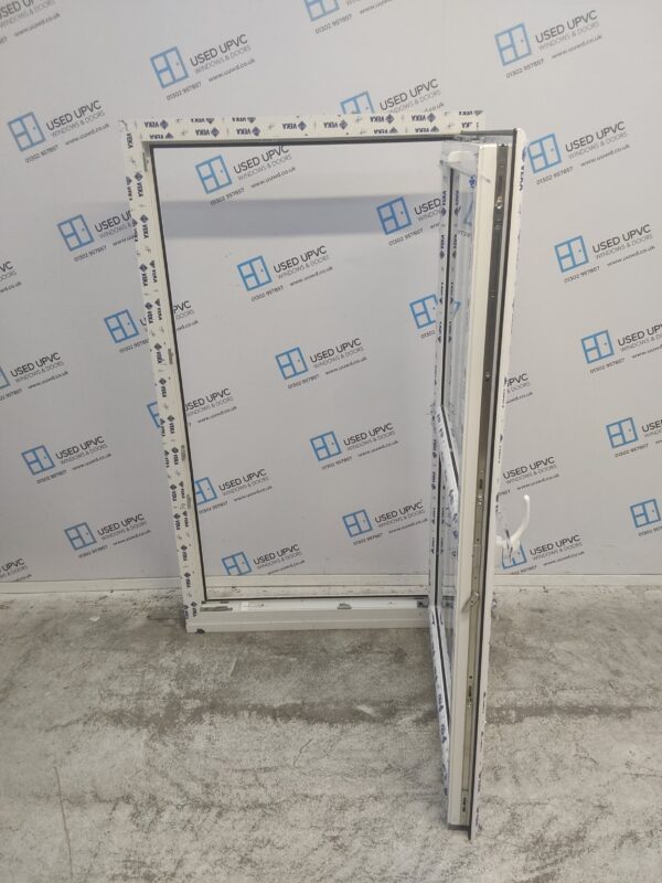Used White Upvc Tilt And Turn Window 940mm x 1620mm LW0076 - Image 4