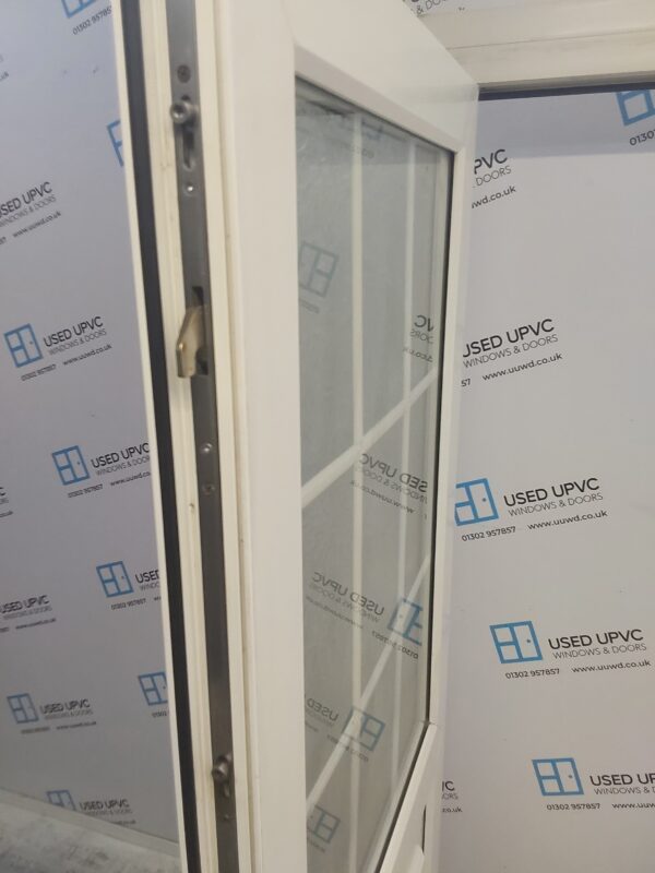 Used White Upvc Back Door 920mm x 2055mm (reduce to 900mm x 2005mm) 0626 - Image 4