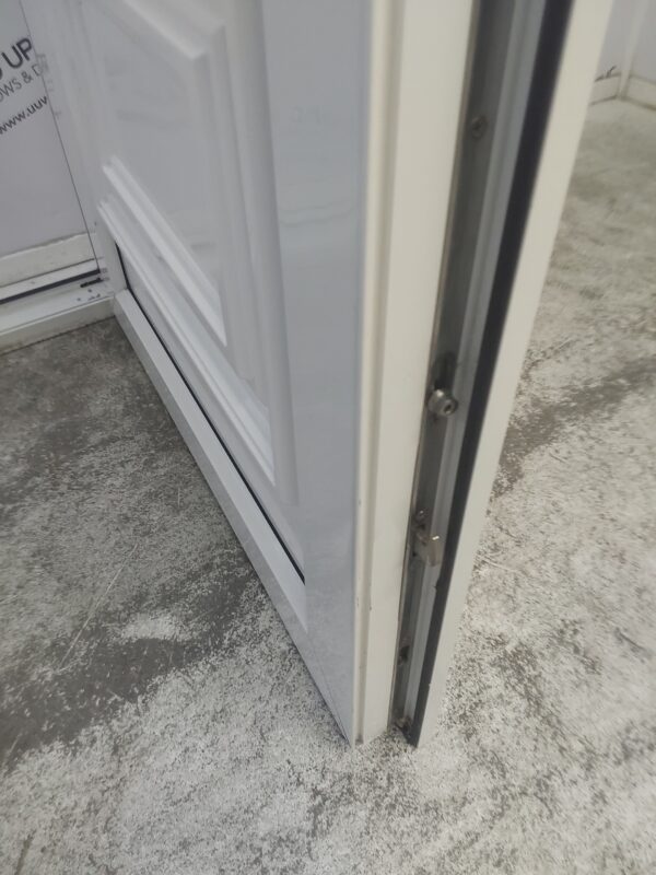 Used White Upvc Front Door 830mm x 2065mm (reduce to 815mm x 2050mm) C10D04 - Image 6