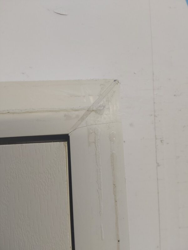 Used White Composite Front Door 915mm x 2065mm C6024 - Image 4