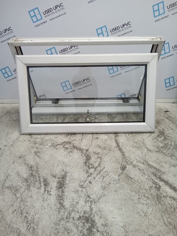 Used white Upvc Window 1050mm x 635mm W0081 - Image 3