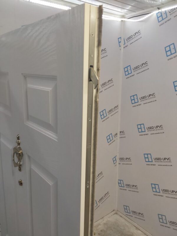 Used White Composite Front Door 900mm x 2030mm C10D23 - Image 5