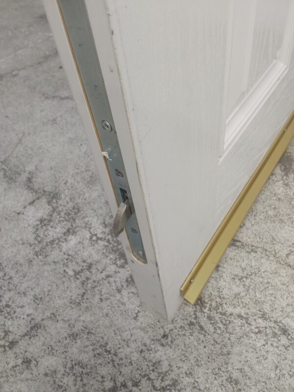 Used White Composite Front Door 925mm x 2060mm 0678 - Image 9