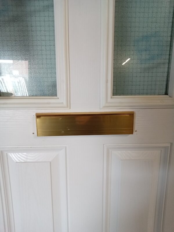 Used White Composite Front Door 925mm x 2065mm C10D37 - Image 4