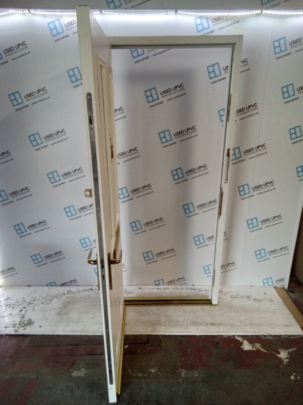 Used White Composite Front Door 910mm x 2065mm C10D39 - Image 5