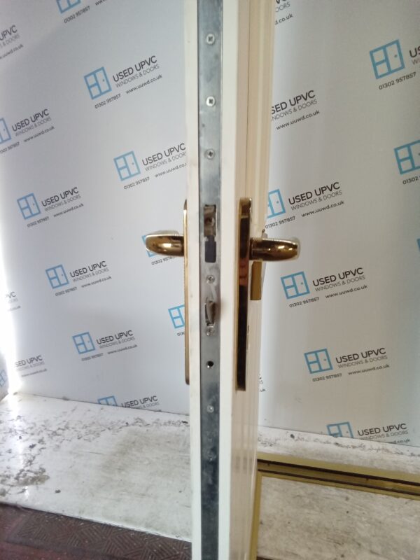 Used White Composite Front Door 910mm x 2065mm C10D39 - Image 7