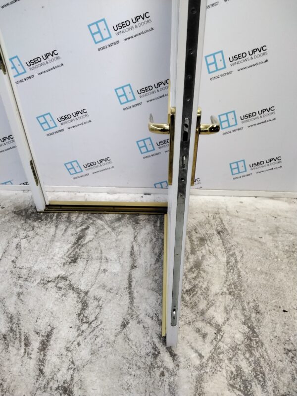 Used White Composite Front Door 910mm x 2070mm C11D26 - Image 5