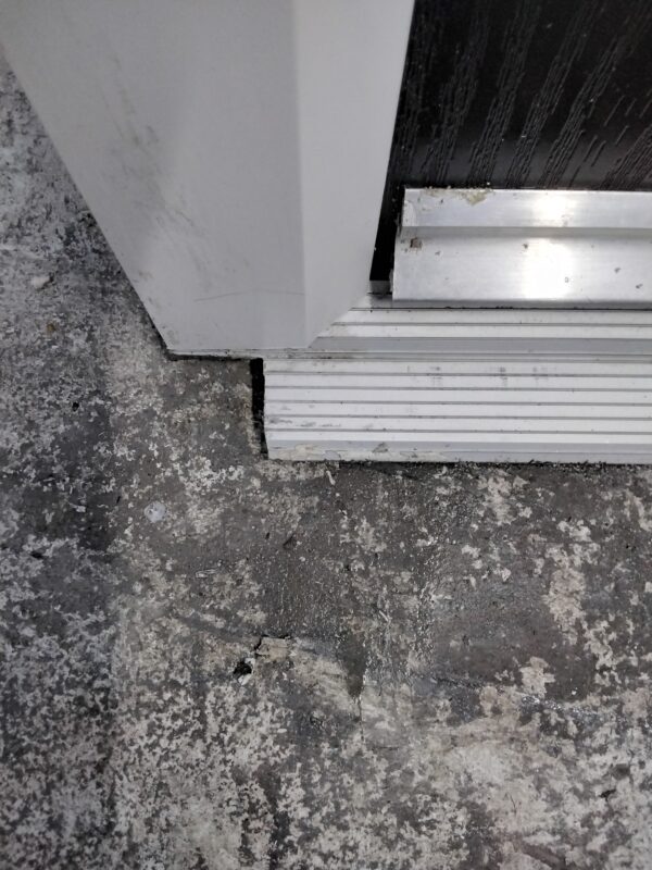 Used Black Composite Front Door 945mm x 2040mm C10D48 - Image 8