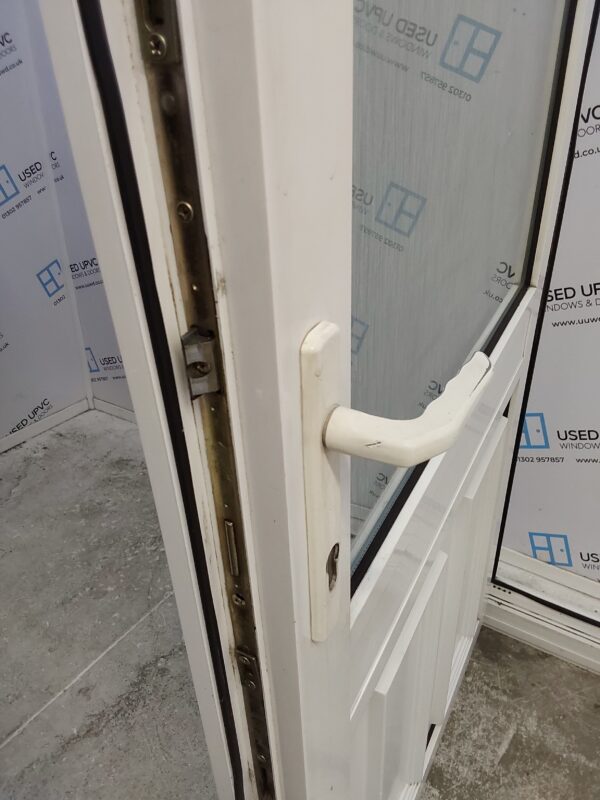 Used White Upvc Back Door 930mm x 2070mm (reduce to 915mm) C10D59 - Image 5