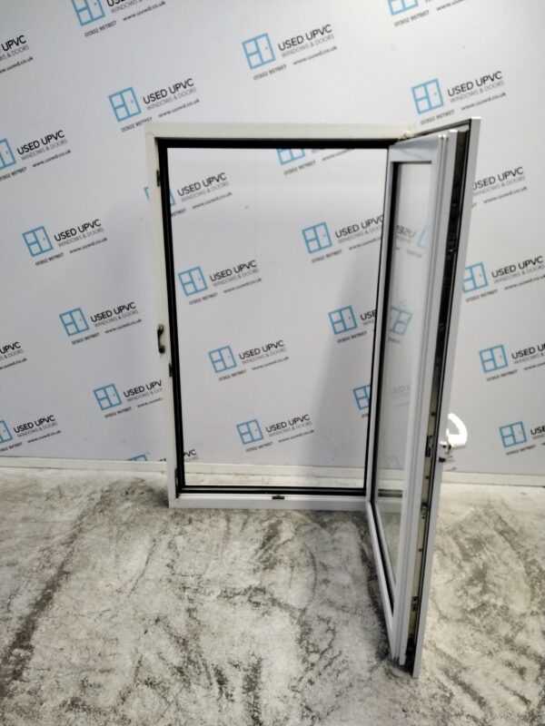 Used White Upvc Tilt And Turn Window 800mm x 1335mm LW0058 - Image 4