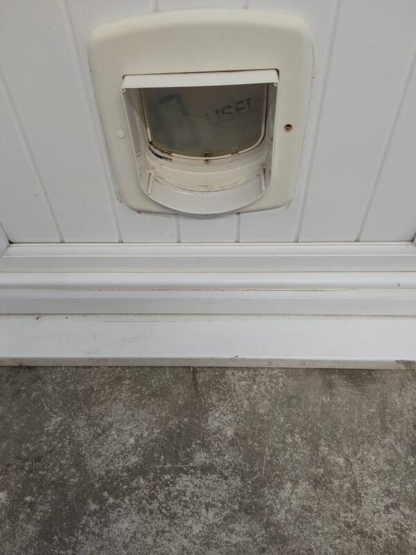 Used White Upvc Back Door 930mm x 2100mm (reduce to 900mm) C3D010 - Image 4