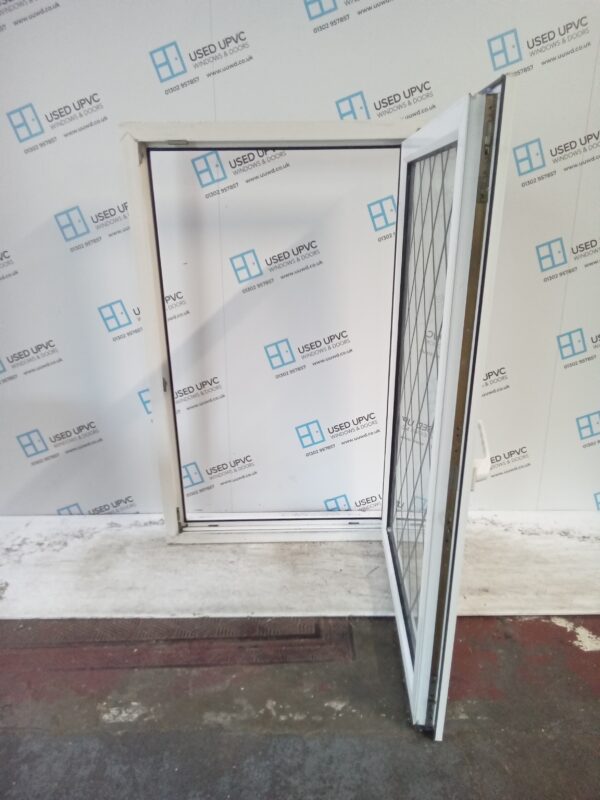 Used White Upvc Tilt And Turn Window 835mm x 1340mm C5032 - Image 6