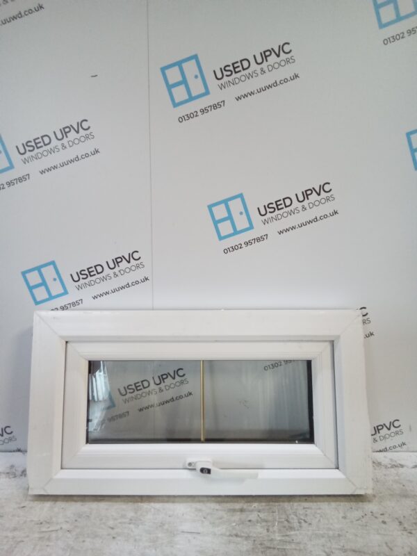 Used Woodgrain Upvc window 785mm x 415mm W0213 - Image 5