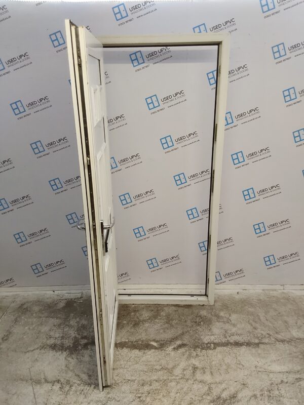 Used White Upvc Front Door 930mm x 2085mm (reduce to 910mm) C3D001 - Image 3