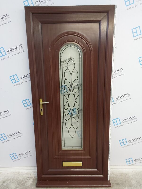 Used Woodgrain Upvc Front Door 930mm x 2080mm (reduce to 910mm) 0610
