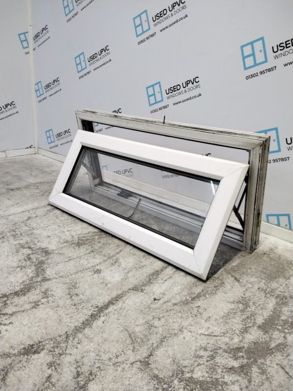 Used White Upvc Window 885mm x 415mm W0206 - Image 3