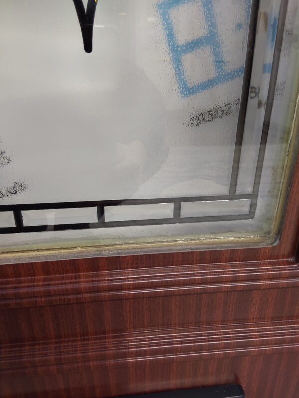 Used Woodgrain Upvc Front Door 930mm x 2080mm (reduce to 910mm) 0610 - Image 4