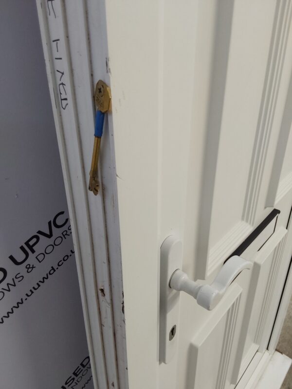 Used White Upvc Front Door 930mm x 2085mm (reduce to 910mm) 0436 - Image 4