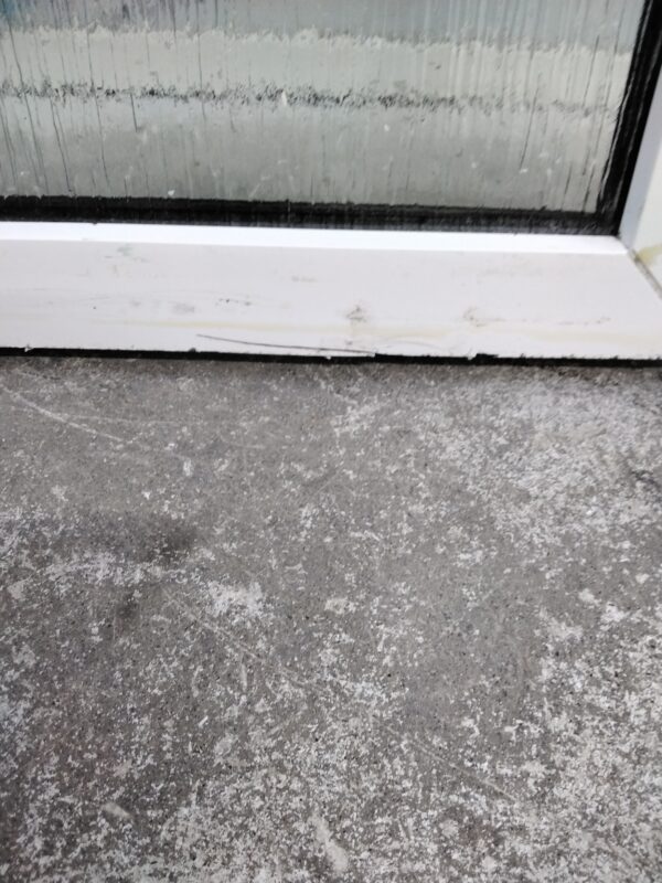 Used White Upvc Window 500mm x 1200mm W0339 - Image 4