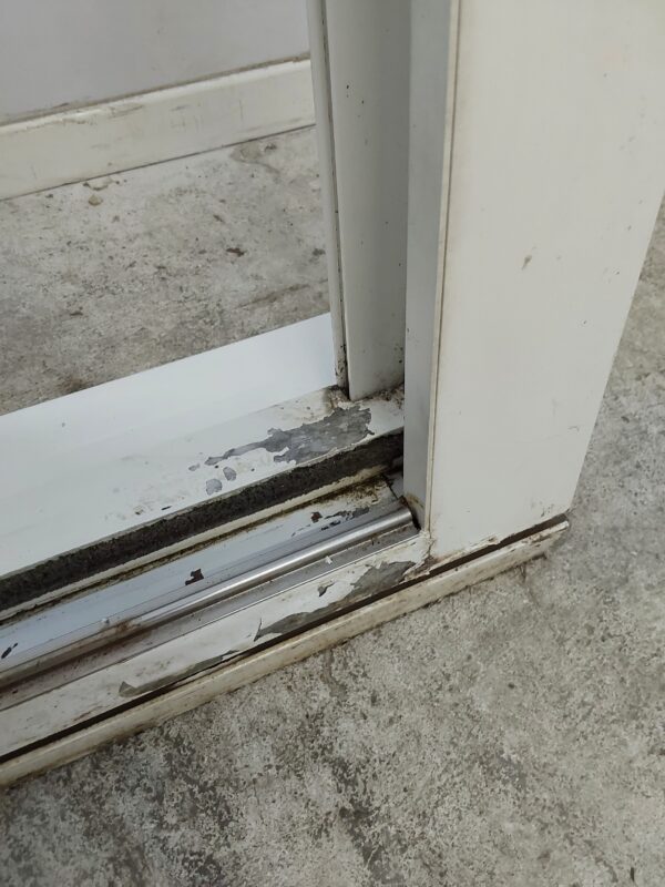 Used White Upvc Sliding Patio Doors 1800mm x 2095mm (reduce to 2075mm) EA26 - Image 5