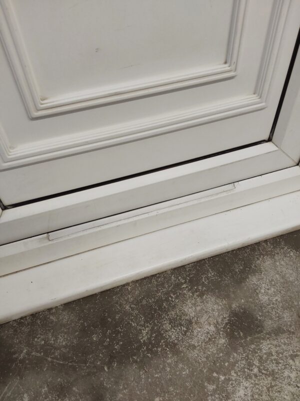Used White Upvc Front Door 850mm x 2060mm (reduce to 830mm) 0779 - Image 4