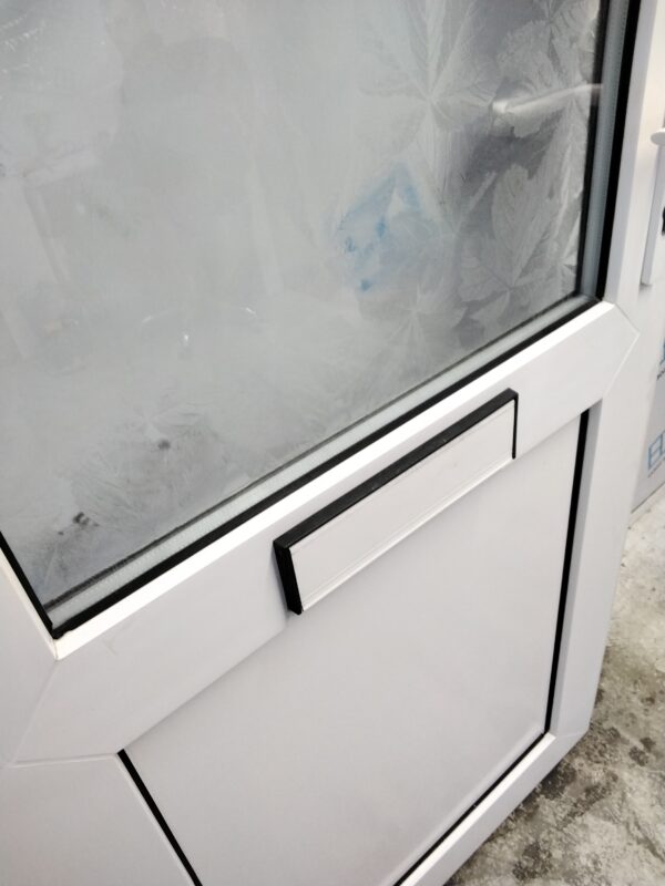 Used White Upvc Outward Opening Front Door 865mm x 2070mm 0332 - Image 7
