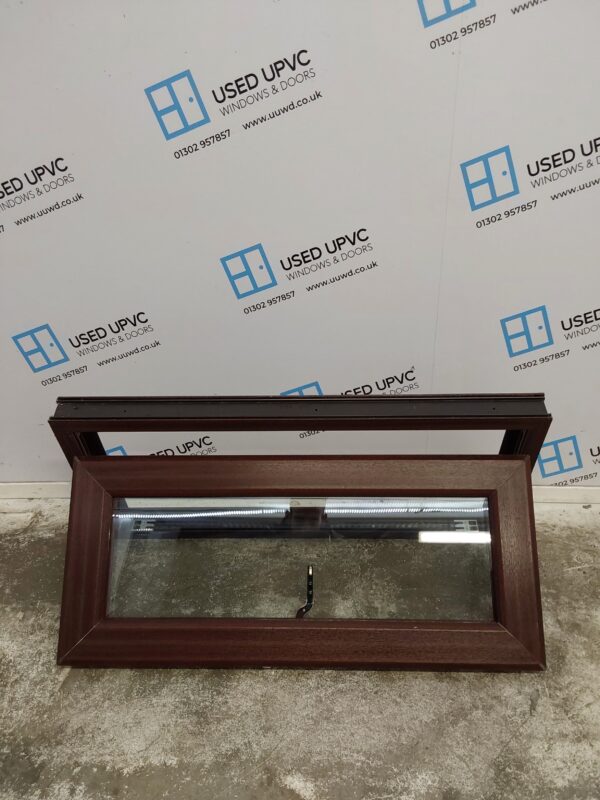 Used Woodgrain Upvc Window 895mm x 415mm W0133 - Image 3
